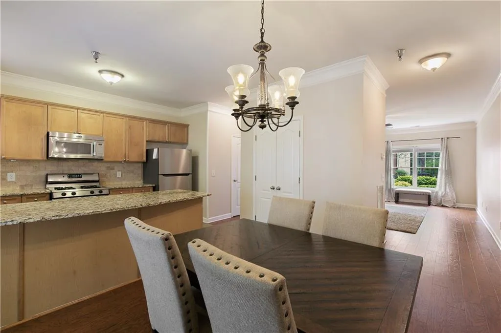 Roswell, Georgia 30076, United States, 2 Bedrooms Bedrooms, ,3 BathroomsBathrooms,Residential,Active,142452