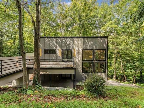 1153 Dawn View Lane Atlanta GA 30327