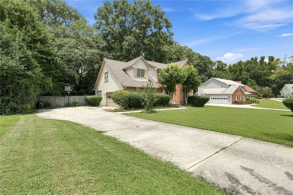 1915 Rockside Lane