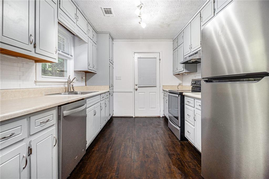1828 Brandy Woods Drive, Conyers, Georgia image 3