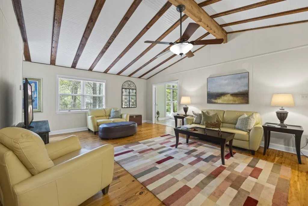 Lavonia, Georgia 30553, United States, 3 Bedrooms Bedrooms, ,2 BathroomsBathrooms,Residential,Pending,204257