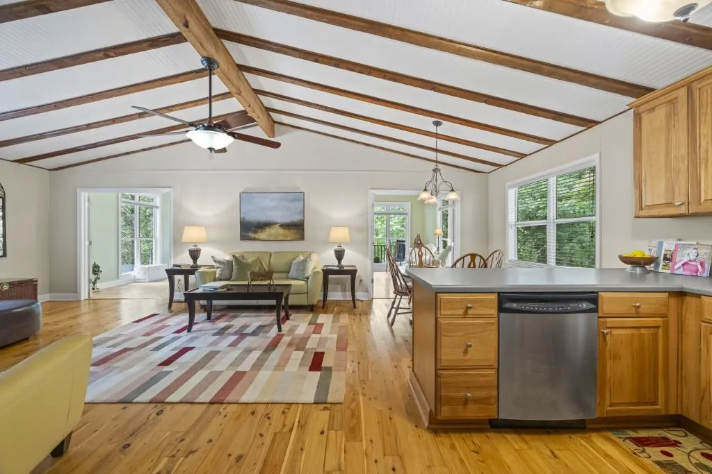 Lavonia, Georgia 30553, United States, 3 Bedrooms Bedrooms, ,2 BathroomsBathrooms,Residential,Pending,204257