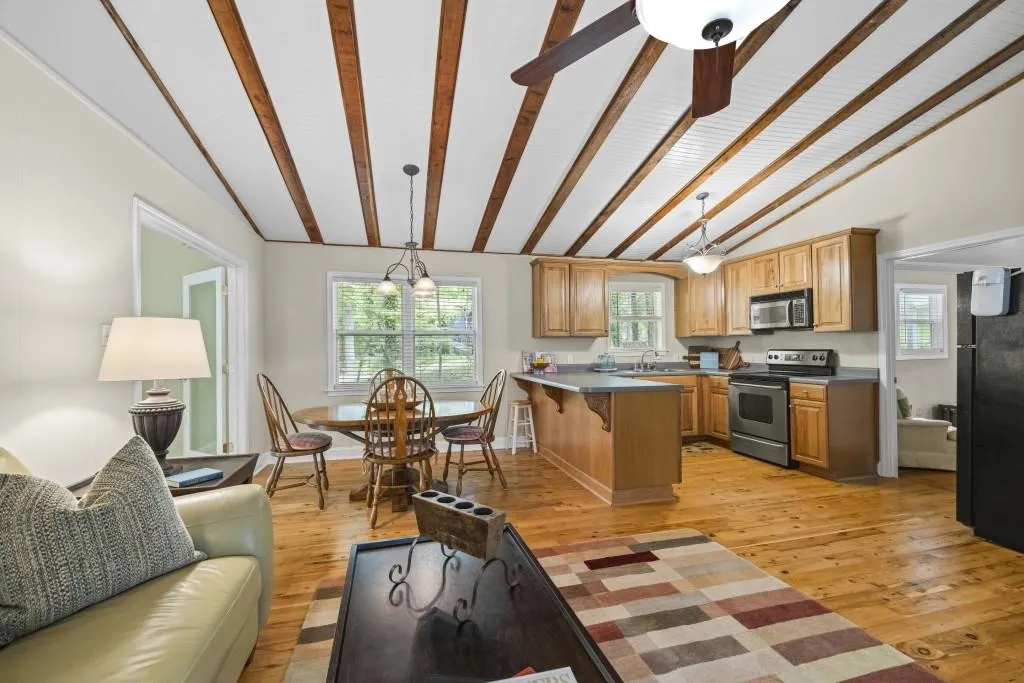 Lavonia, Georgia 30553, United States, 3 Bedrooms Bedrooms, ,2 BathroomsBathrooms,Residential,Pending,204257