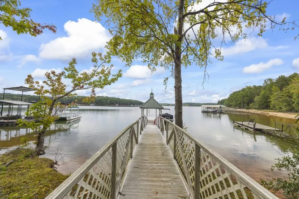 Lavonia, Georgia 30553, United States, 3 Bedrooms Bedrooms, ,2 BathroomsBathrooms,Residential,Pending,204257