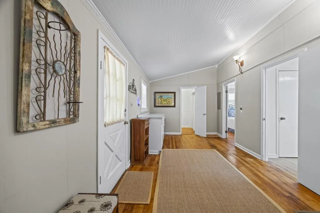 Lavonia, Georgia 30553, United States, 3 Bedrooms Bedrooms, ,2 BathroomsBathrooms,Residential,Pending,204257