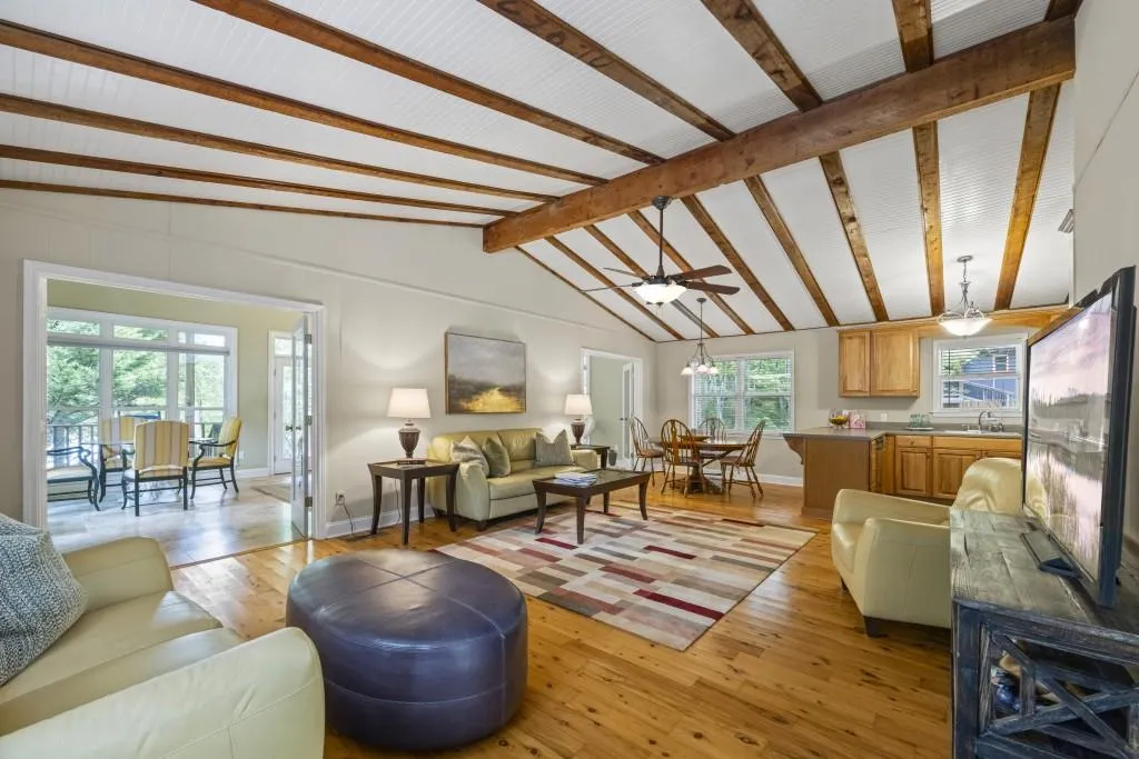 Lavonia, Georgia 30553, United States, 3 Bedrooms Bedrooms, ,2 BathroomsBathrooms,Residential,Pending,204257