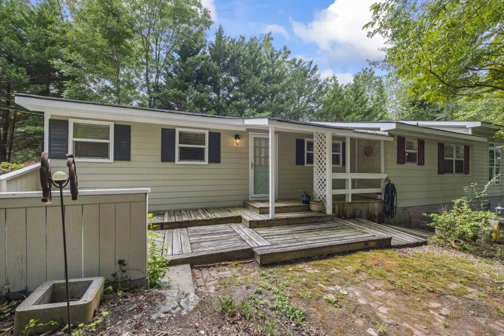 Lavonia, Georgia 30553, United States, 3 Bedrooms Bedrooms, ,2 BathroomsBathrooms,Residential,Pending,204257