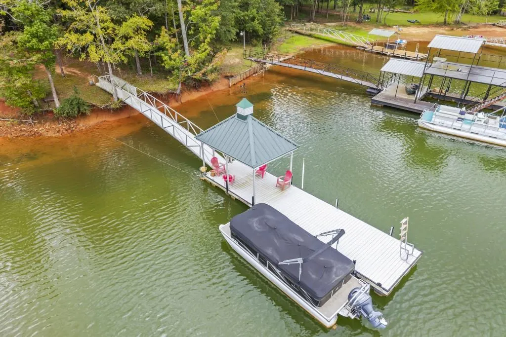 Lavonia, Georgia 30553, United States, 3 Bedrooms Bedrooms, ,2 BathroomsBathrooms,Residential,Pending,204257