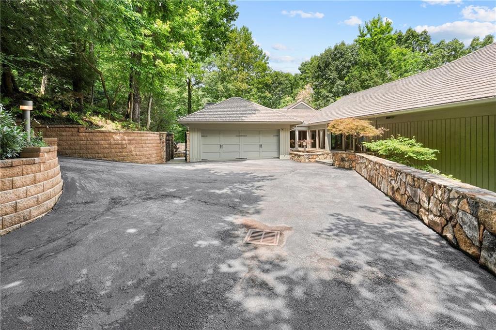 202 Sanderlin Mountain Drive N