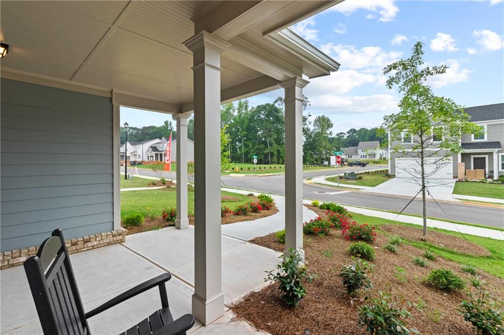 2132 Blackbird Circle