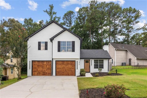 Homes For Sale - 1972 Banks Way<br/> Clayton County, Atlanta, GA 30349