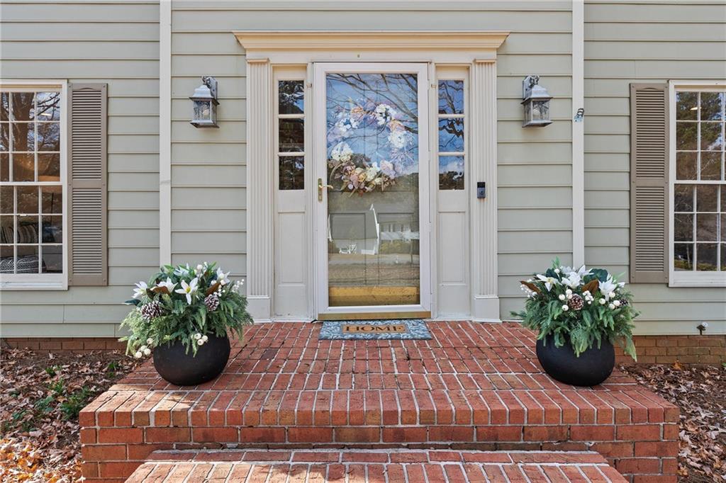 1056 Dunhill Drive SE