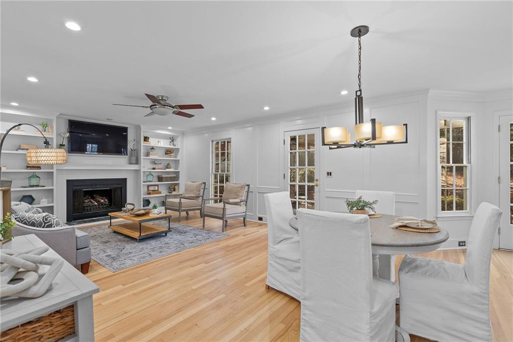 1056 Dunhill Drive SE