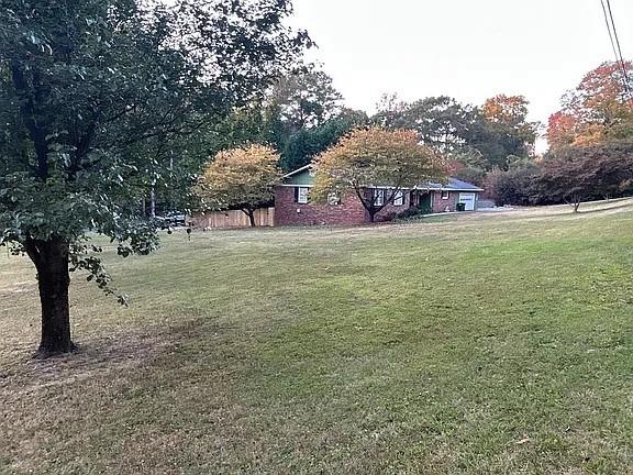 102 Crestmont Drive, Calhoun, Georgia image 3