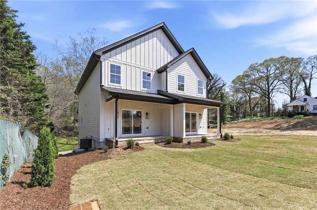 1123 Riverside Terrace