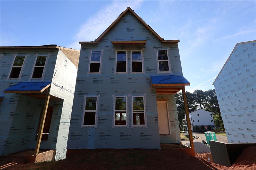 752 Auguste Avenue