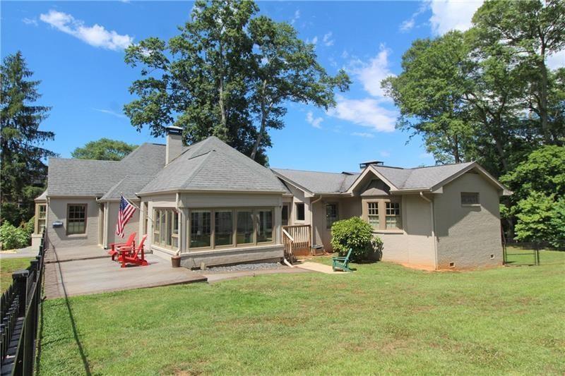 584 Cherokee Street NE