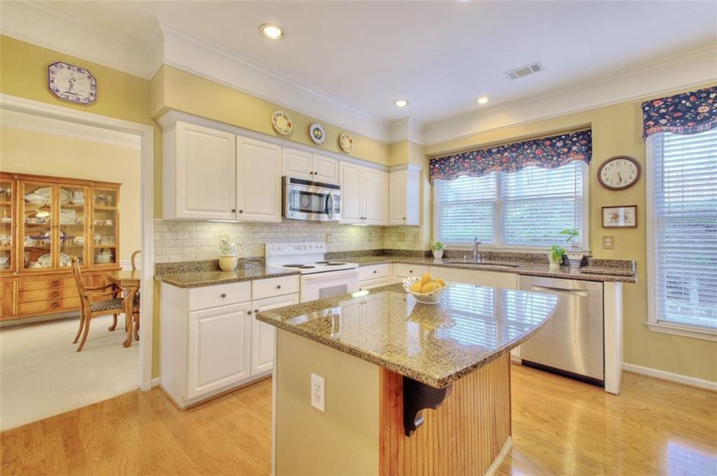 5045 Avala Park Lane, Peachtree Corners, Georgia image 10