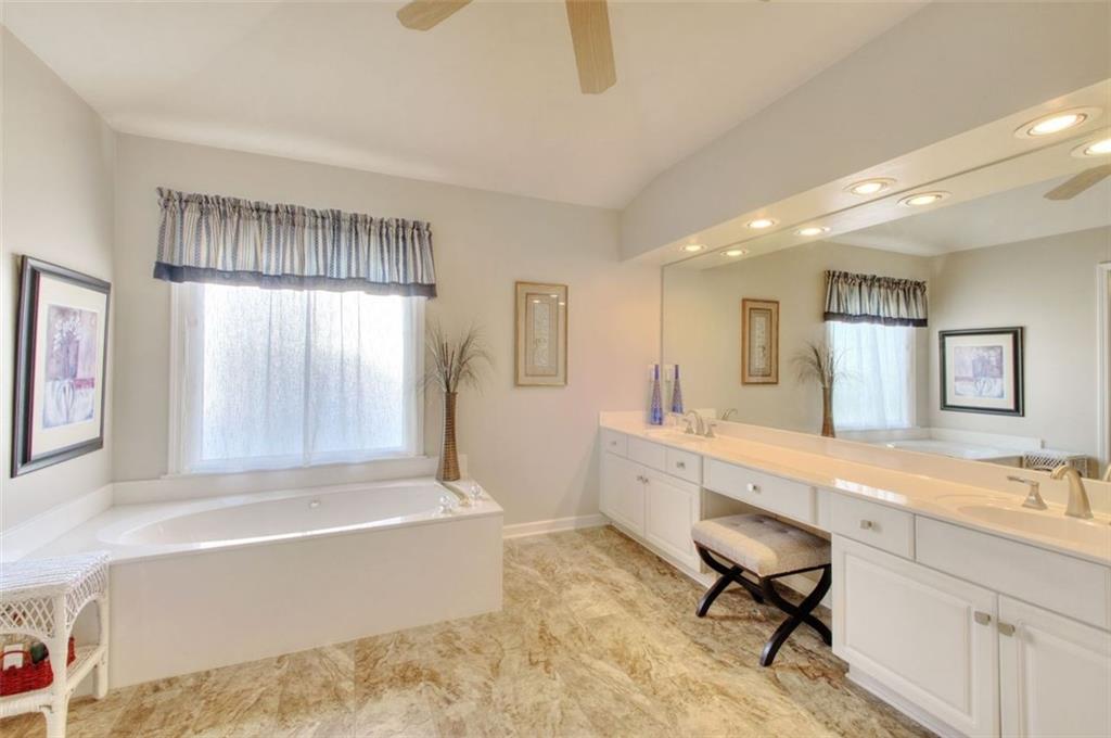 5045 Avala Park Lane, Peachtree Corners, Georgia image 27