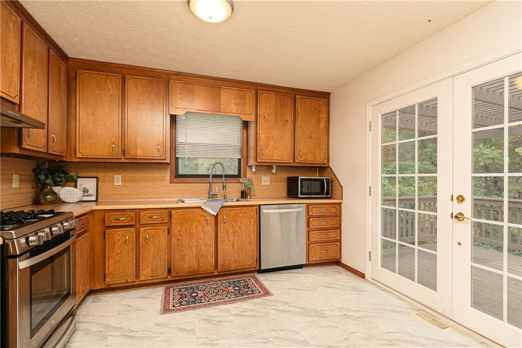 4065 Maxanne Drive, Kennesaw, Georgia image 12