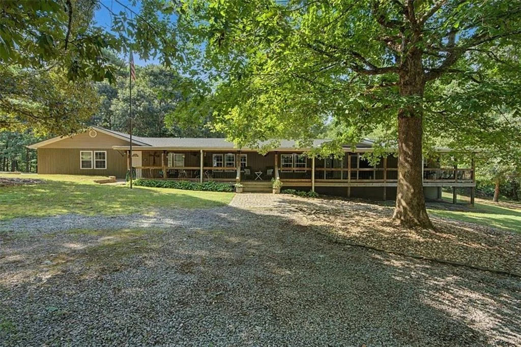 416 Old Jones Road, Whitesburg, GA, 30185