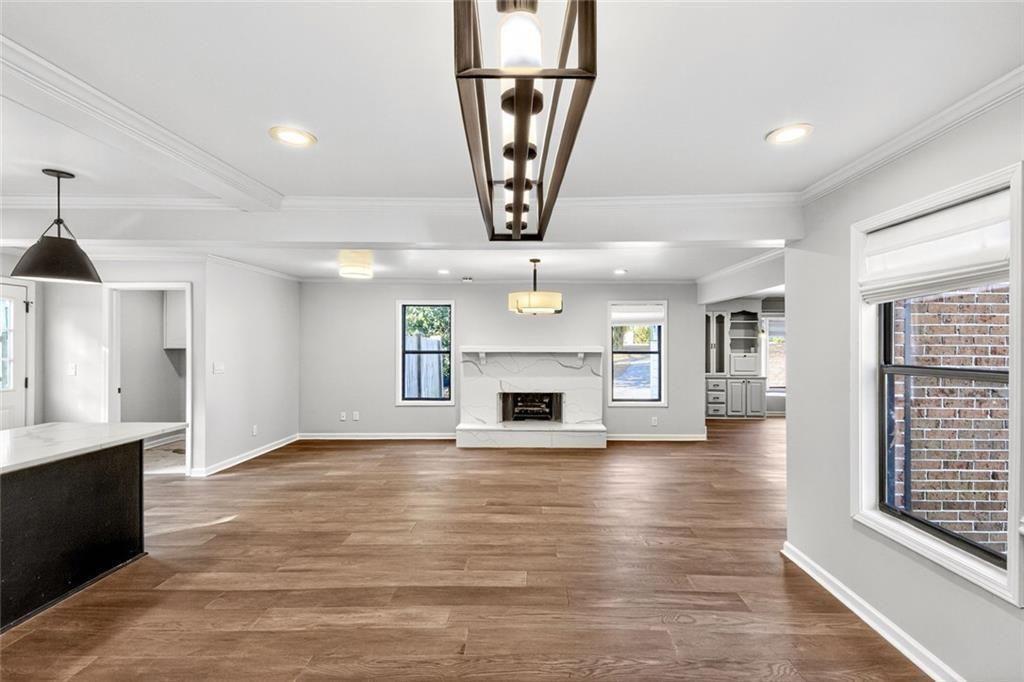 1056 Indian Hills Parkway NE