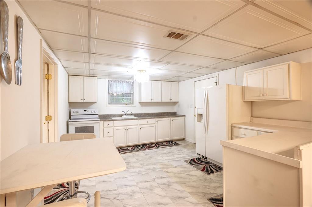 CHESTNUT FOREST - Residential Lease