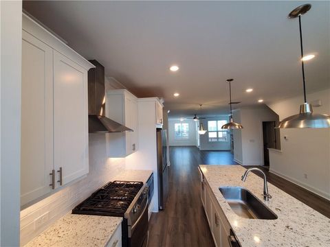 Townhouse For Rent - 3220 Bennett Creek Lane<br/> Suwanee, GA 30024