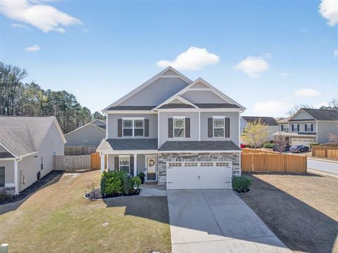 Homes For Sale - 321 Eagles Bluff Way<br/> Hoschton, GA 30548