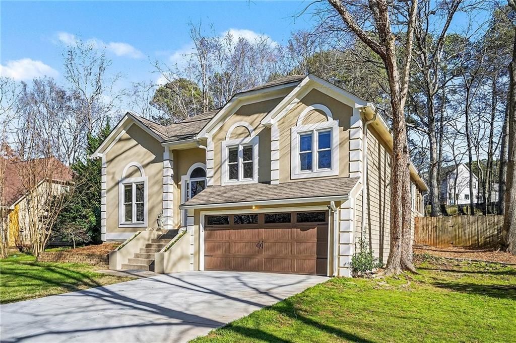 Photo of 911 Brookmont Drive SW, Marietta, GA 30064 (MLS # 7705344)