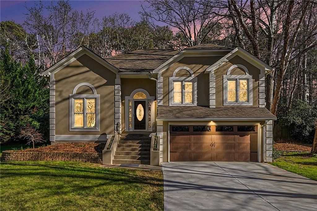 Photo of 911 Brookmont Drive SW, Marietta, GA 30064 (MLS # 7705344)