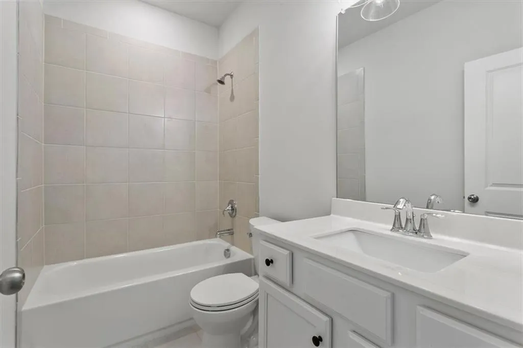 Doraville, Georgia 30360, United States, 4 Bedrooms Bedrooms, ,4 BathroomsBathrooms,Residential,Active,6998