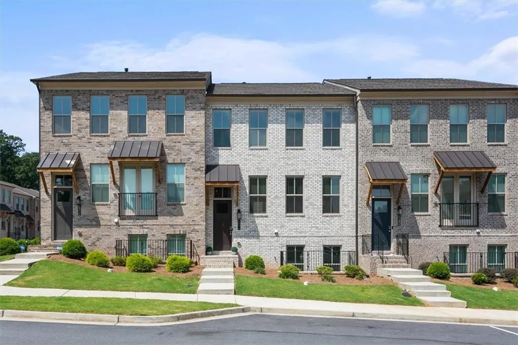 Doraville, Georgia 30360, United States, 4 Bedrooms Bedrooms, ,4 BathroomsBathrooms,Residential,Active,6998