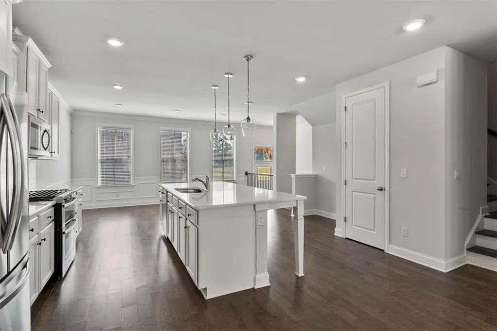 Doraville, Georgia 30360, United States, 4 Bedrooms Bedrooms, ,4 BathroomsBathrooms,Residential,Active,6998