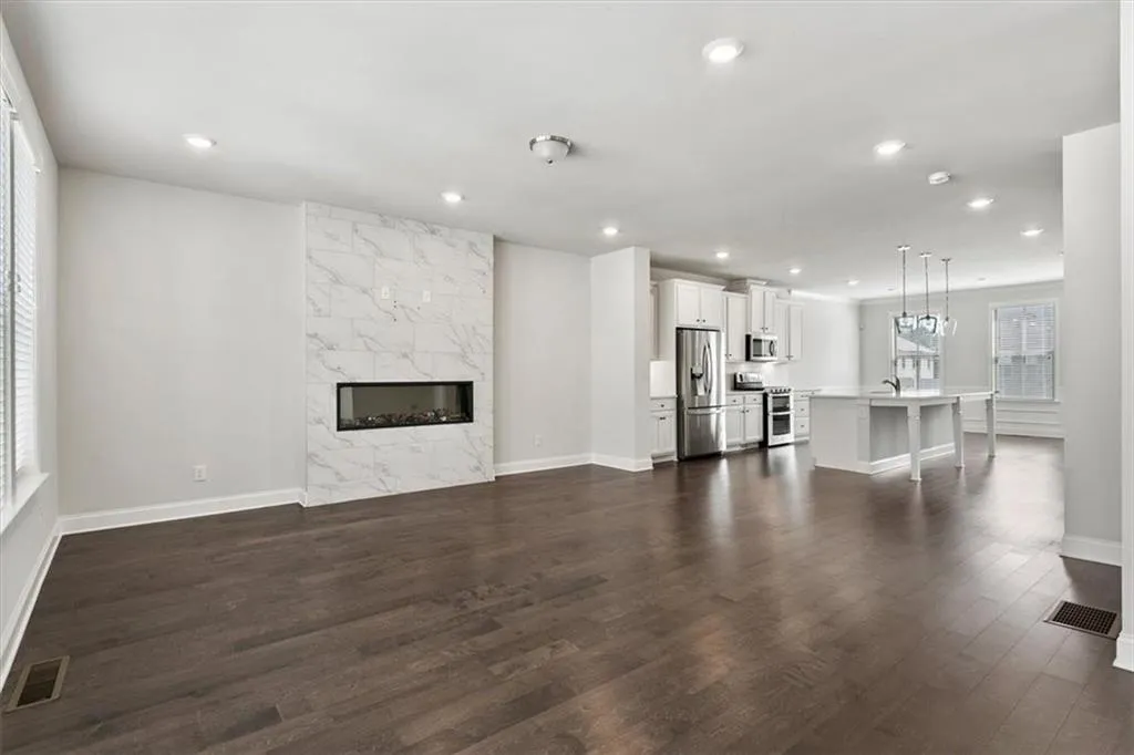 Doraville, Georgia 30360, United States, 4 Bedrooms Bedrooms, ,4 BathroomsBathrooms,Residential,Active,6998