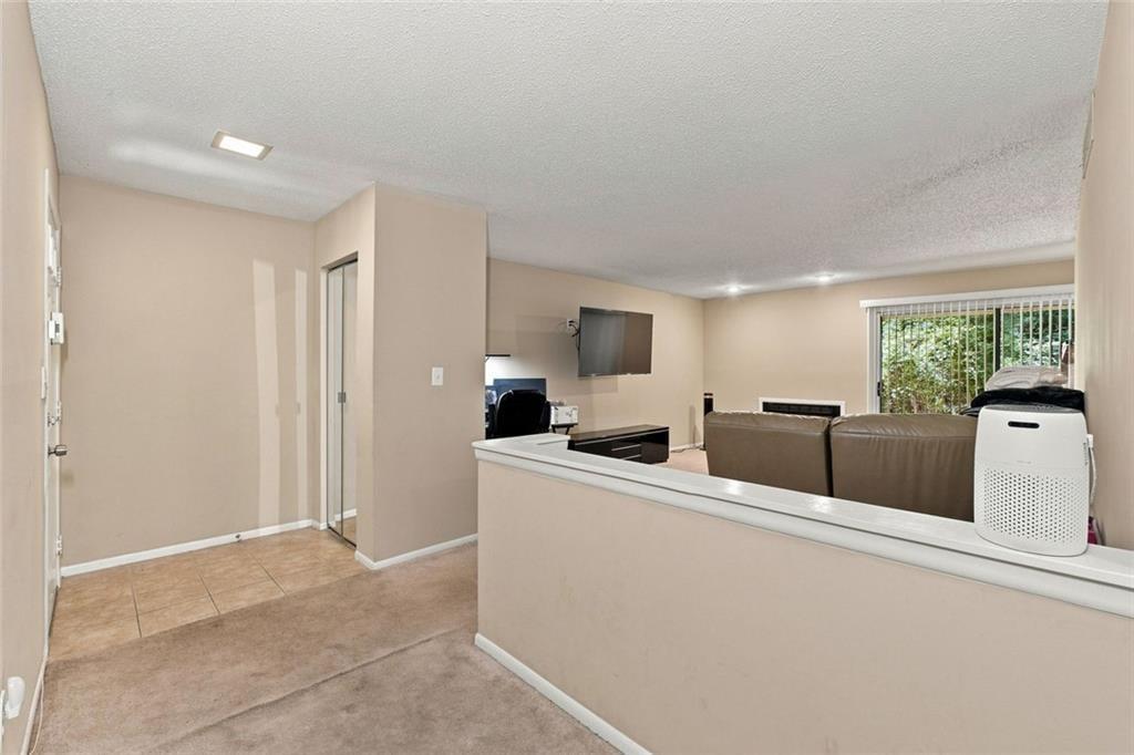 27 Little Silver Court SE