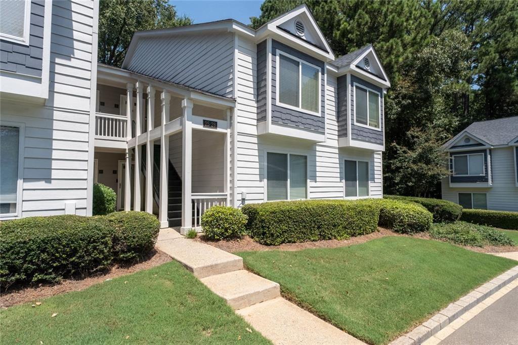 27 Little Silver Court SE