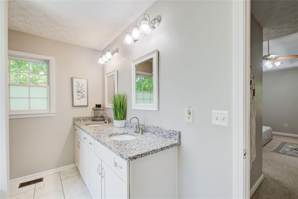 407 Yellowstone Drive, Powder Springs, Georgia image 18