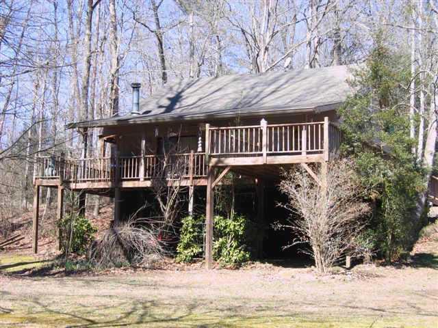 Photo 1 of 10 — 304 W Riveredge Drive, Ellijay, GA 30536