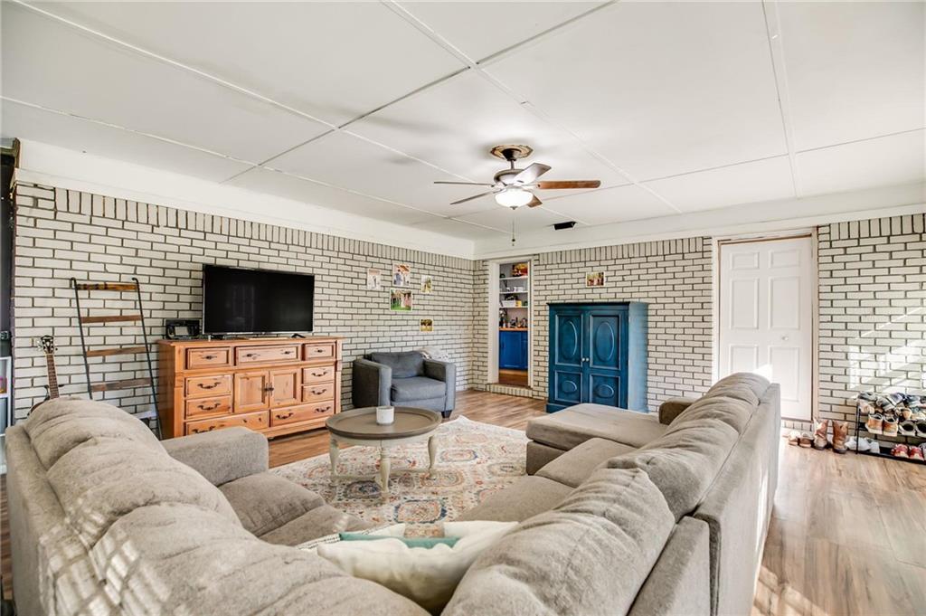 17 Cross Creek Parkway