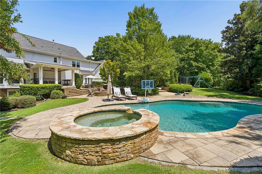 5558 Naylor Court