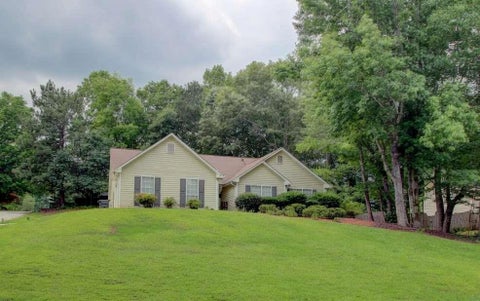 Homes For Sale - 195 Manor Oak Drive<br/> Covington, GA 30014