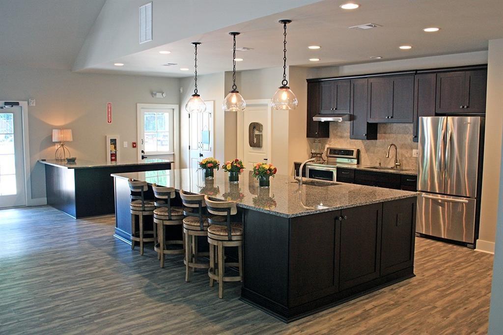 6805 Lisa Lane, Sandy Springs, Georgia image 39