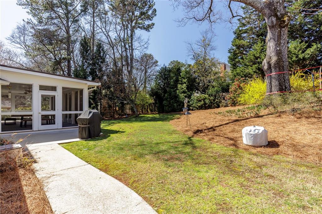 6805 Lisa Lane, Sandy Springs, Georgia image 35