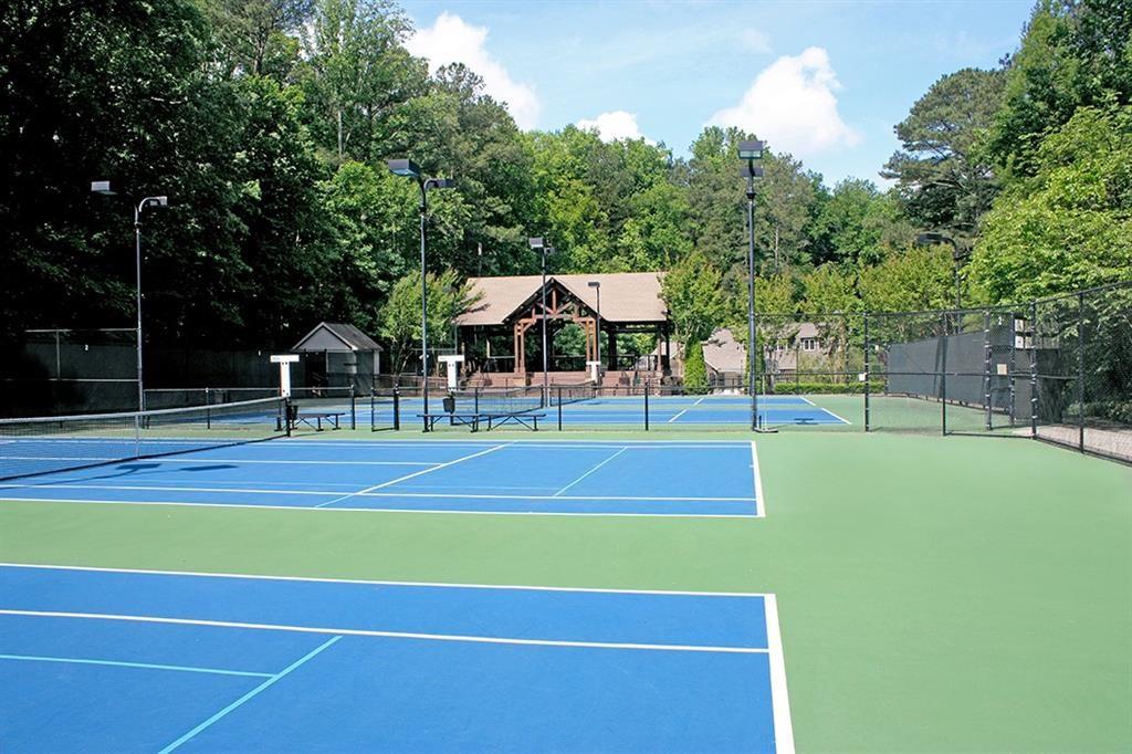 6805 Lisa Lane, Sandy Springs, Georgia image 41