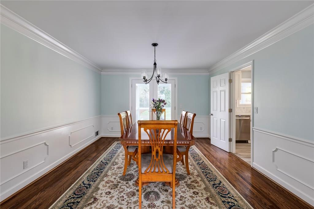 6805 Lisa Lane, Sandy Springs, Georgia image 7