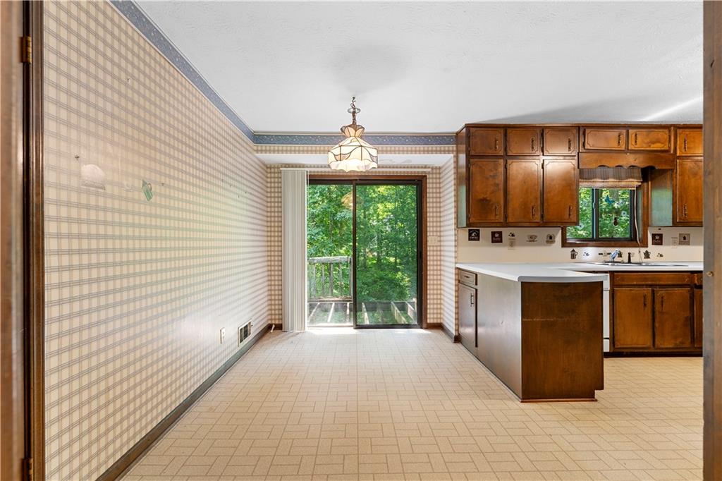 3323 Silver Ridge Court