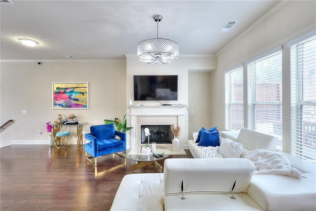 1306 Harris Way