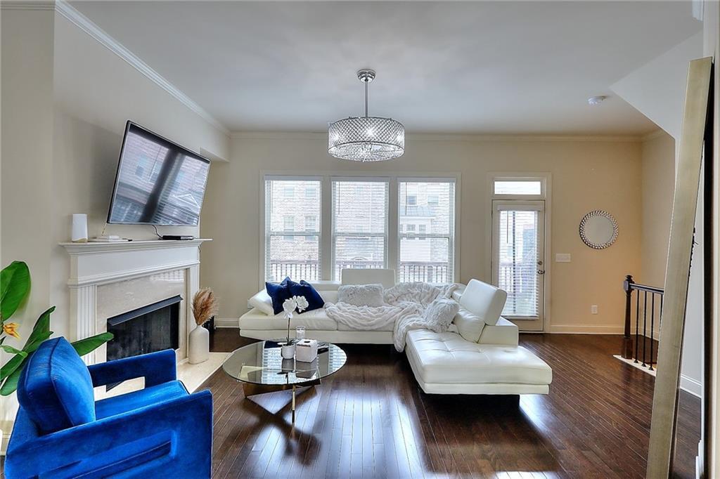 1306 Harris Way
