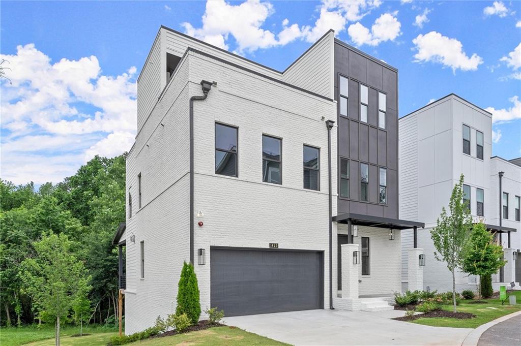 1420 Coretta Bend